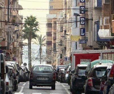 TORREVIEJA - garsónka na predaj blízko pláže Playa los Locos s garážou