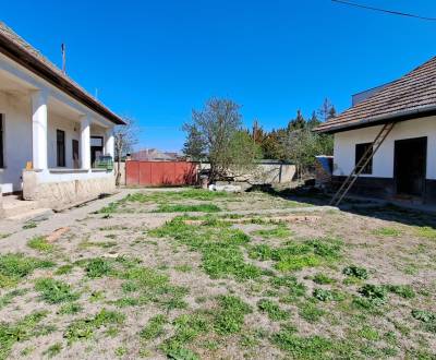 Rodinný dom a záhrada 1.500 m2, Starý Hrádok (SM - 790) 