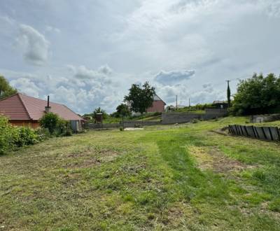 NA PREDAJ stavebný pozemok v obci Merašice