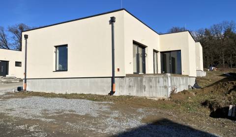 PREŠOV-TERIAKOVCE,MODERNÝ TEHLOVÝ DOM 141 m2,KVALITNÁ NOVOSTAVBA