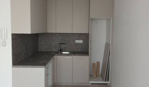 !NOVOSTAVBA štandard kuch.linka! 2i byt,balkón,výmera 47m2, 148.000€