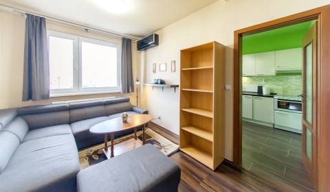 Pekný zrekonštruovaný 3i byt 65 m2, s klimatizáciou a lodžiou 