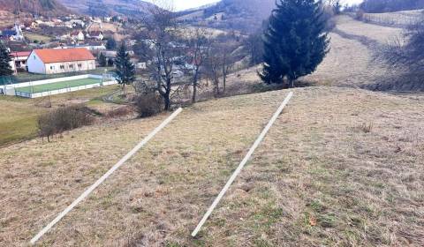 Exkluzívne  na predaj pozemok o výmere 1401 m2, v obci Ostrý Grúň