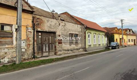 Predaj, rodinný dom Lučenec - EXKLUZÍVNE HALO REALITY