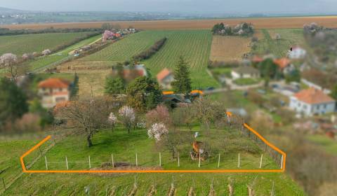 JEDINEČNÝ POZEMOK V RUŽOVEJ DOLINE- 3525 m2 -Všetky IS-s výhľadom (TT)