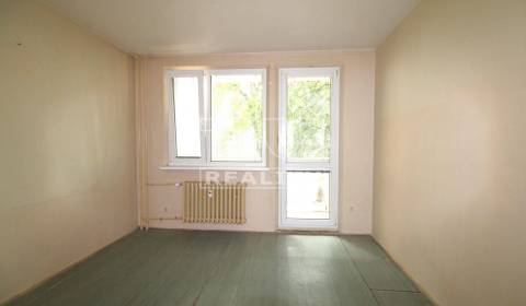 Ponúka na predaj 4i byt - Bratislava-Dúbravka - 81 m²