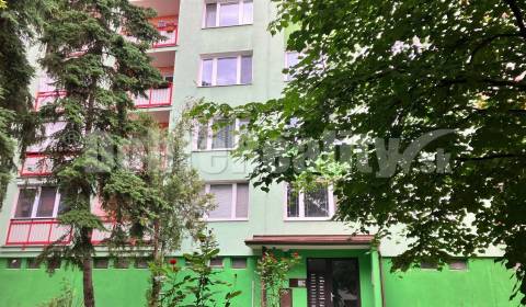 ZNÍŽENÁ CENA !!! Na predaj zrekonštruovaný 2-izbový byt v Lučenci...