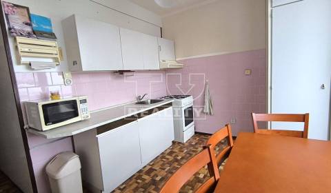 Znížená cena!Na predaj 2 izbový byt s loggiou v Partizánskom , 62 m2