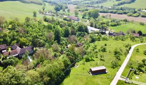 MOBILNÝ DOM na POLOSAMOTE, POZEMOK 828m2, PODBRANČ