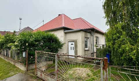PREDAJ ! 3 izbový rodinný dom na rekonštrukciu v obci Brestovany