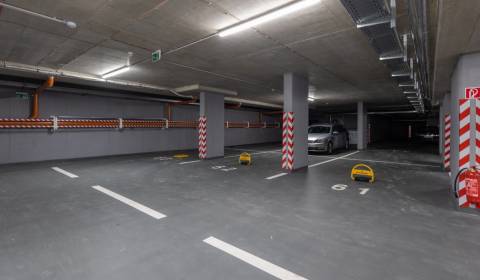 Parkovacie státie v podzemnej garáží, KESSELBAUER 