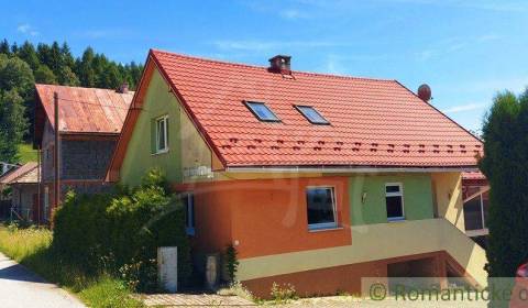 Kompaktný domček s potenciálom v centre obce Šumiac