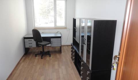 Kancelária, obchodný priestor, 10 m2, ul. Tr. SNP - Banská Bystrica