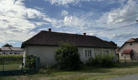 Na predaj rodinný dom v obci Veľká Čalomija. 770m2 23 900 euro + Dohod