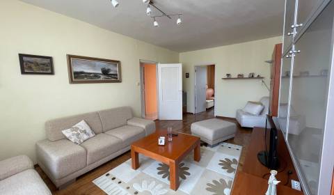 Priestranný príjemný 3,5 izbový byt na sídlisku SNP - 115.000€