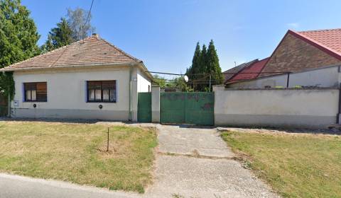 PREDAJ ! 4 Izbový rodinný dom v pôvodnom stave v Slovenskej Novej Vsi
