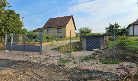 Predáme pozemok vhodný k výstavbe rekreačného domčeka v meste Vráble