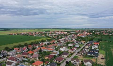 PRE KONKRÉTNEHO KLIENTA HĽADÁME RODINNÝ DOM NA PRENÁJOM