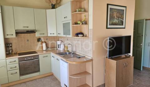 PRIVLAKA - apartmán - 130 m od mora