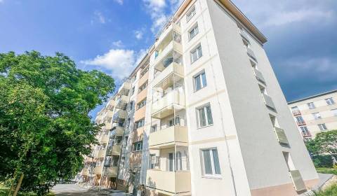 Zariadený 2-izbový byt s balkónom v centre mesta Nitra