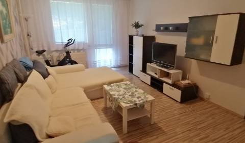 REZERVOVANÉ! Čiast. rekonštruovaný 3+1 byt, 74m2, balkón, Juh,Trenčín