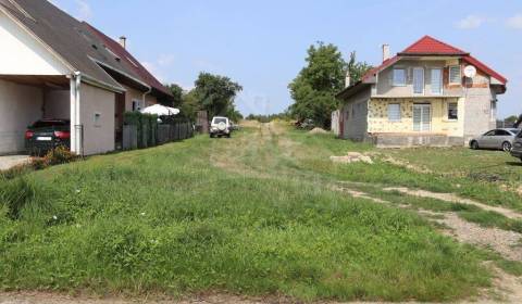 Slnečný pozemok s výhľadom na Slanské vrchy v obci Davidov