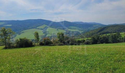 Rekreačný pozemok s krásnym výhľadom nad obcou Zubák