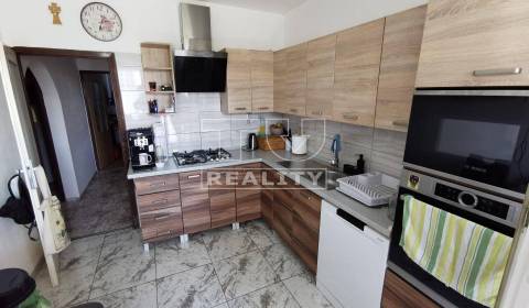 3 IZBOVÝ BYT, ŽILINA-SOLINKY, 4.POSCHODIE, BALKÓN, 70m²