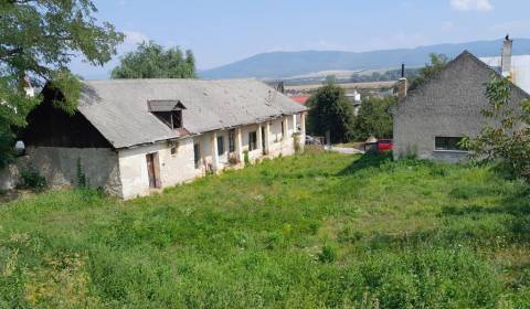 Na predaj pozemok s gazdovským domom Gyňov - Košice okolie