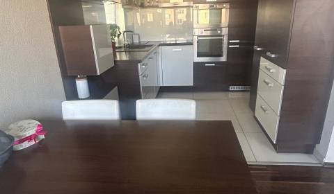 Krásny 3 izbový klimatizovaný byt na prenájom Šenkvice 700,- Eur