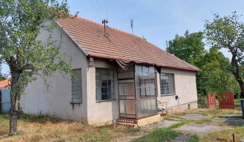 ZNÍŽENÁ CENA !!! RODINNÝ DOM - VOLKOVCE