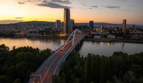 EUROVEA TOWER - PRENÁJOM exkuzívneho 2izb. bytu s výhľadom na HRAD