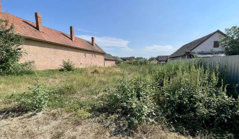 ČILIŽSKÁ RADVAŇ – POZEMOK NA PREDAJ V CENTRE DEDINY