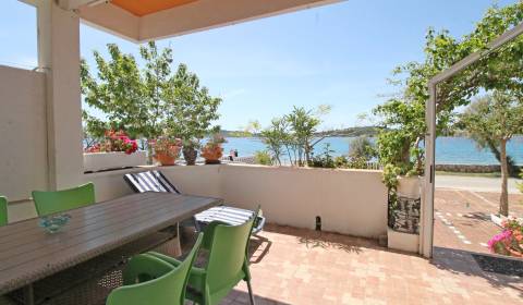 CHORVÁTSKO - Dom so 6 apartmánmi, 1.rad od mora - VODICE, SRIMA