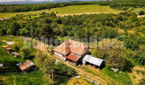 PREDAJ: Usadlosť H(R)ÁJ, rodinný dom 97 m2, pozemok 109 930 m2, Čekovc