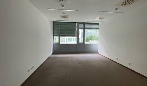 .ponúka na prenájom kancelárie,50 m2,River Park, BA I