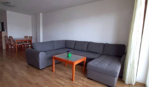 Priestranný 2i byt 76 m2, s balkónom, AXTON RESIDENCE 