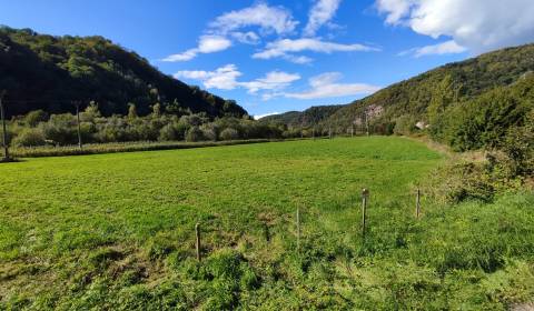 NA PREDAJ - pozemok o výmere 2700m2 - Hronská Dúbrava