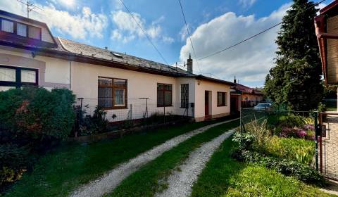 Rodinný dom v centre mesta s garážou, Nám. Sv. Anny, Trenčín