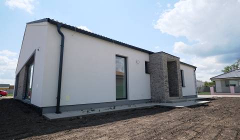 RD hneď pri THERMAL Dunajská Streda, v štandarde 209990 EUR