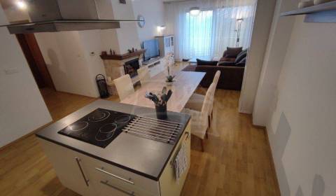 Trojizbový apartmán na Donovaloch s výhľadom do prírody