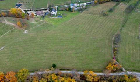 ROZPRÁVKOVÝ POZEMOK V ZUBÁK 2348m2.