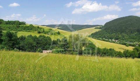 Väčší pozemok na stavbu v tichom horskom prostredí nad obcou Brvnište