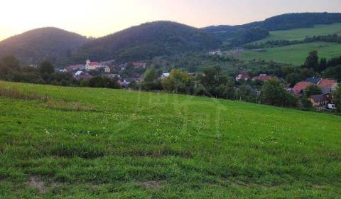 Stavebný pozemok s krásnym výhľadom nad obcou Zubák