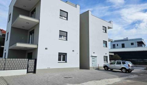 ☀Trogir/Ciovo – moderný 1 spálňový apartmán s terasou