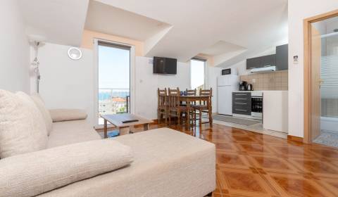 ☀Trogir/Ciovo(HR)-Zariadený 3 izbový apartmán 55m2 za super cenu!