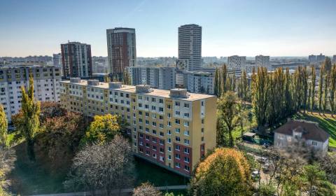 Dvojgarsónka na Vranovskej Bratislava - Petržalka