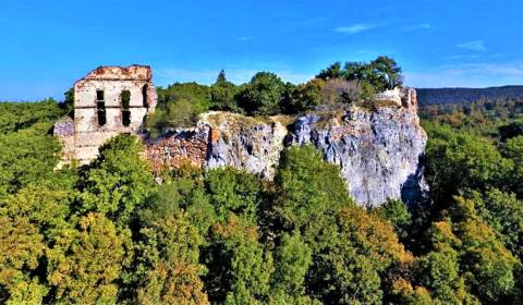 Hľadáte panoramatický pozemok pre Váš relax? Navštívte s nami Borinku