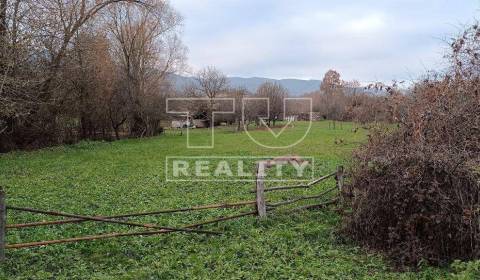 Predaj krásneho slnečného pozemku na periférií obce Prestavlky, 1000 m