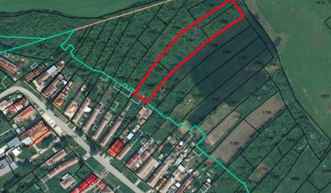 Veľké Šarovce - 1.600 m2 pozemku za rodinnými domami pri Hrone